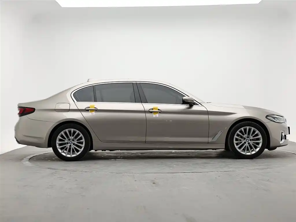 BMW 5 Series New Energy 2021 — фото 6