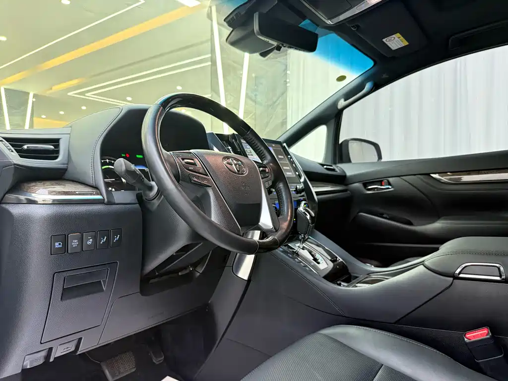 Toyota Alphard 2021