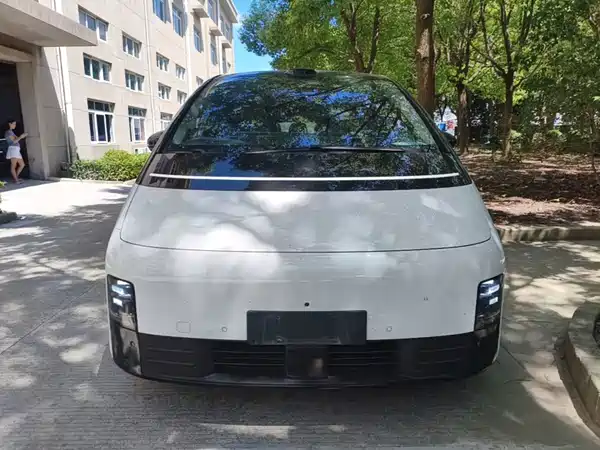 Li Auto MEGA 2025
