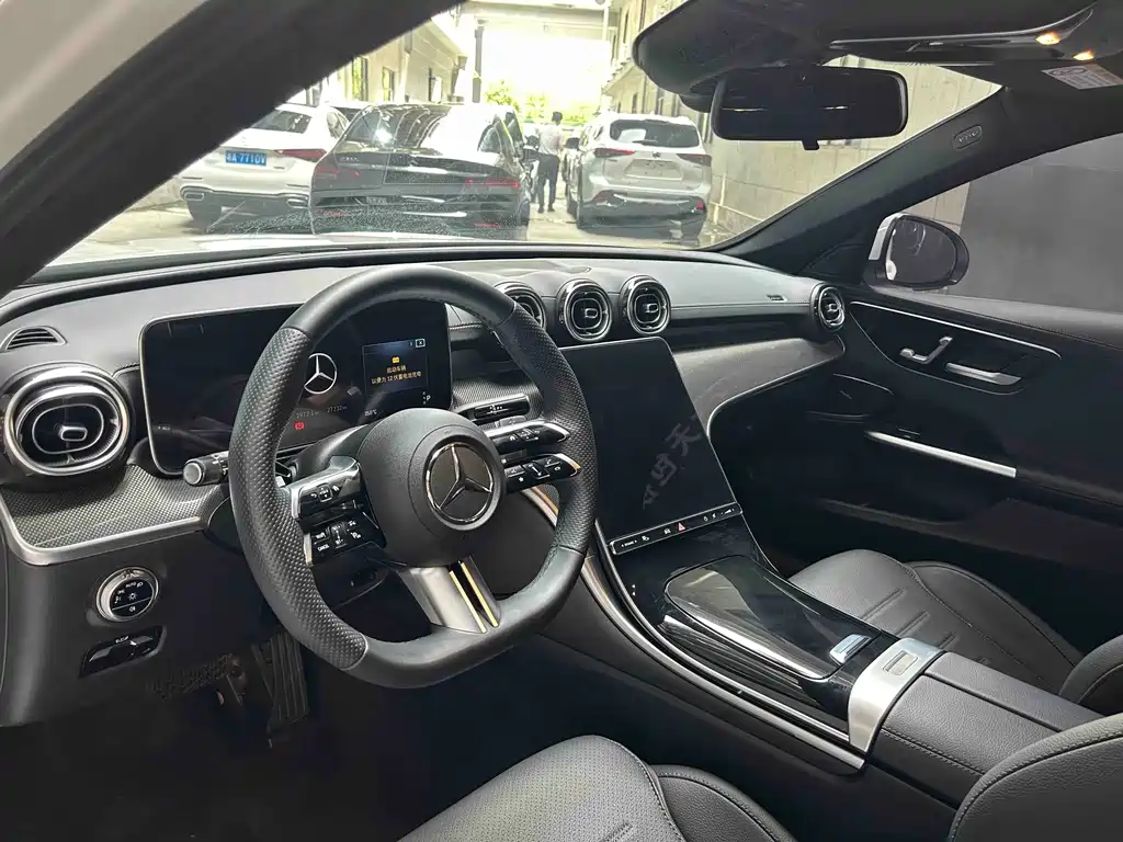 Mercedes-Benz C-Class 2023 — фото 15