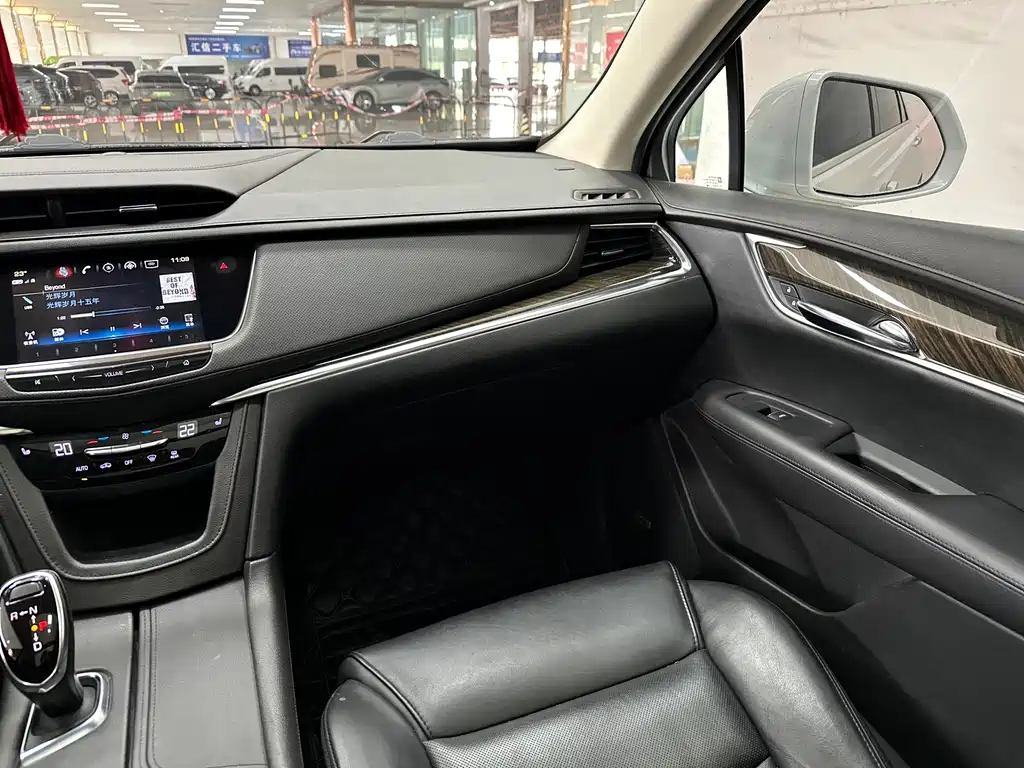 Cadillac XT5 2019 — фото 14