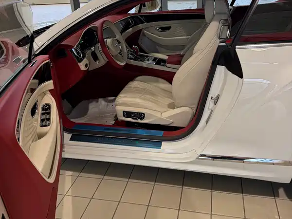 Bentley Continental Plug-In Hybrid 2026