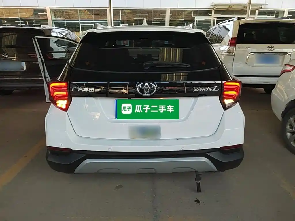 Toyota Yaris L 2022