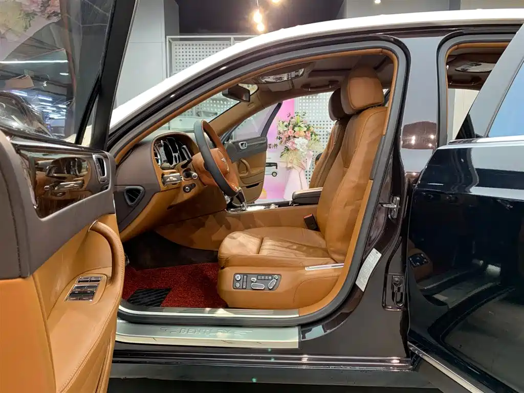 Bentley Flying Spur 2013 — фото 18