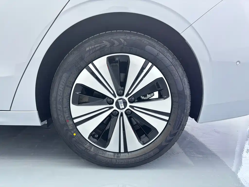 Geely Galaxy A7 EM 2026 — фото 15
