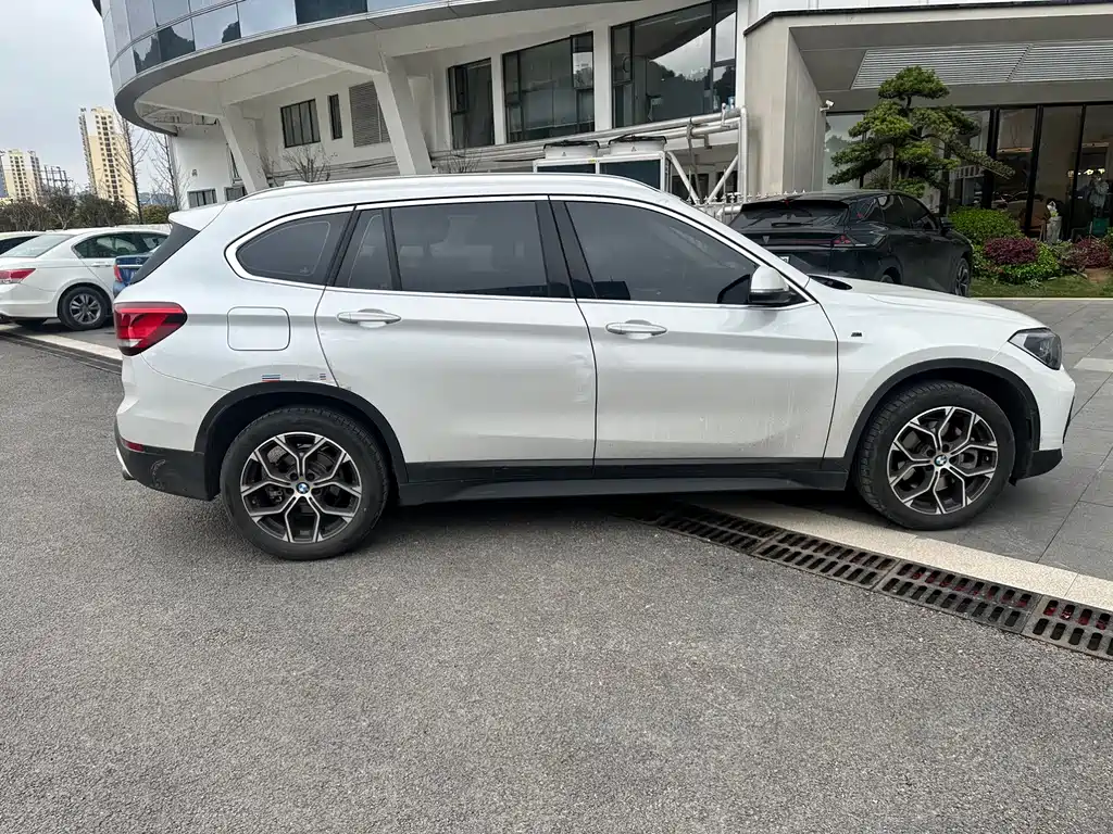 BMW X1 2022 — фото 7