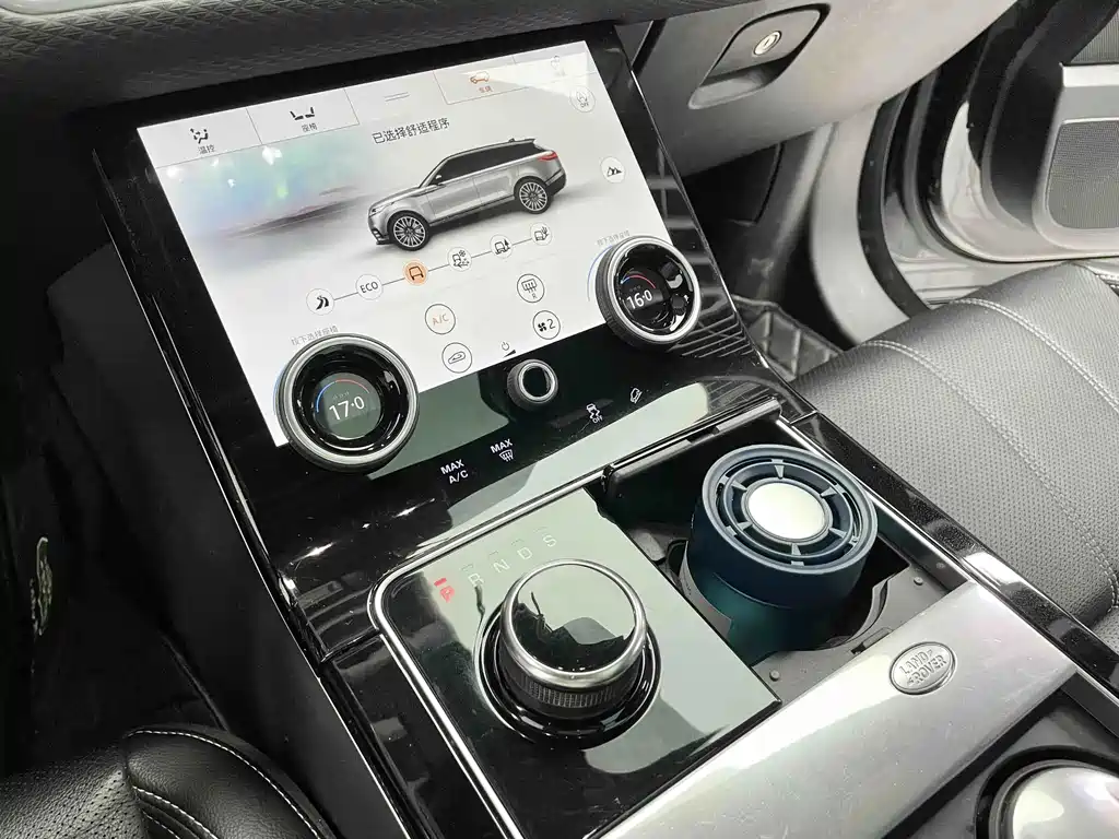 Land Rover Range Rover Velar 2020 — фото 15