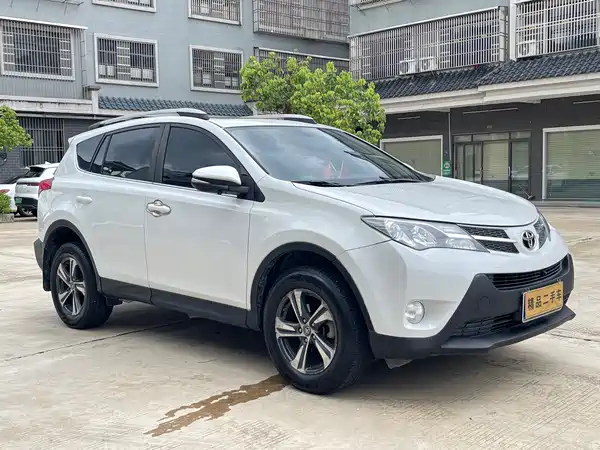 Toyota RAV4 2015