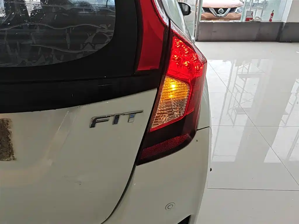 Honda Fit 2017 — фото 8