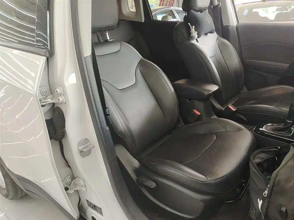 Jeep Compass 2021 — фото 25