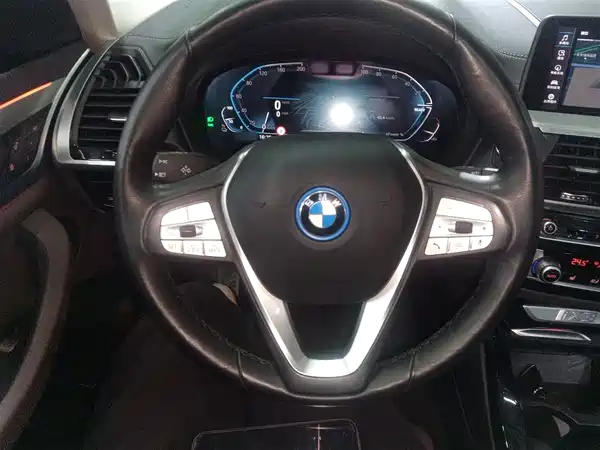 BMW iX3 2021