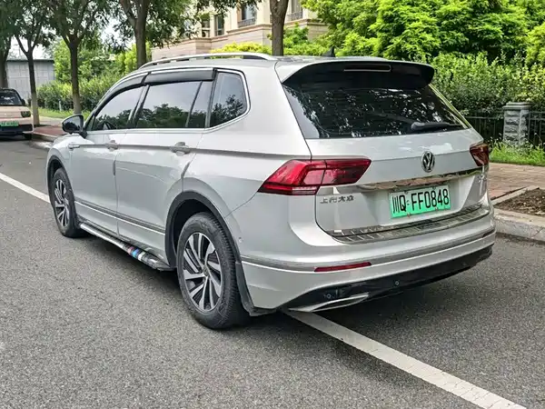 Volkswagen Tiguan L Plug-In Hybrid 2020