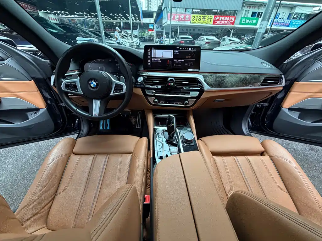 BMW 6 Series GT 2023 — фото 16