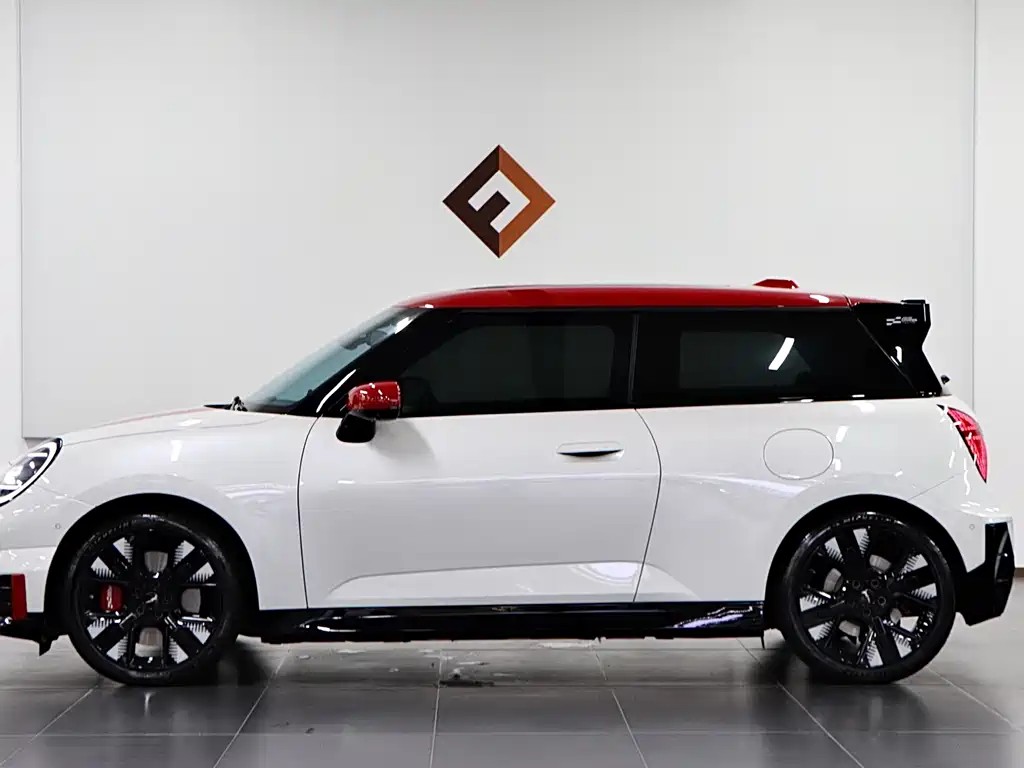 MINI JCW Aceman EV 2025 — фото 7