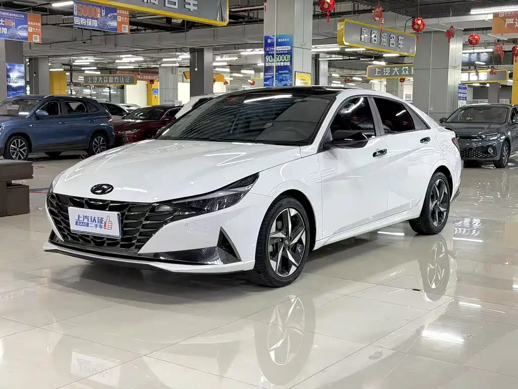 Hyundai Elantra 2023 — фото 1