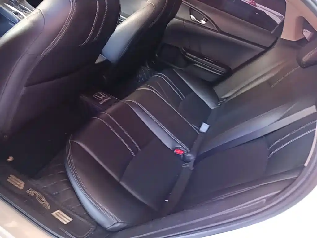 Honda Civic 2018 — фото 17