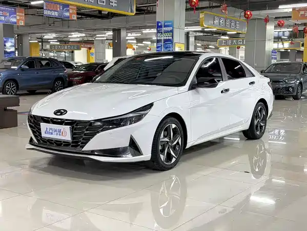 Hyundai Elantra 2023
