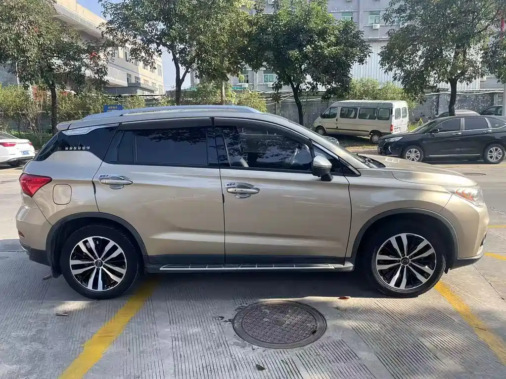 GAC Trumpchi GS4 2016 — фото 4