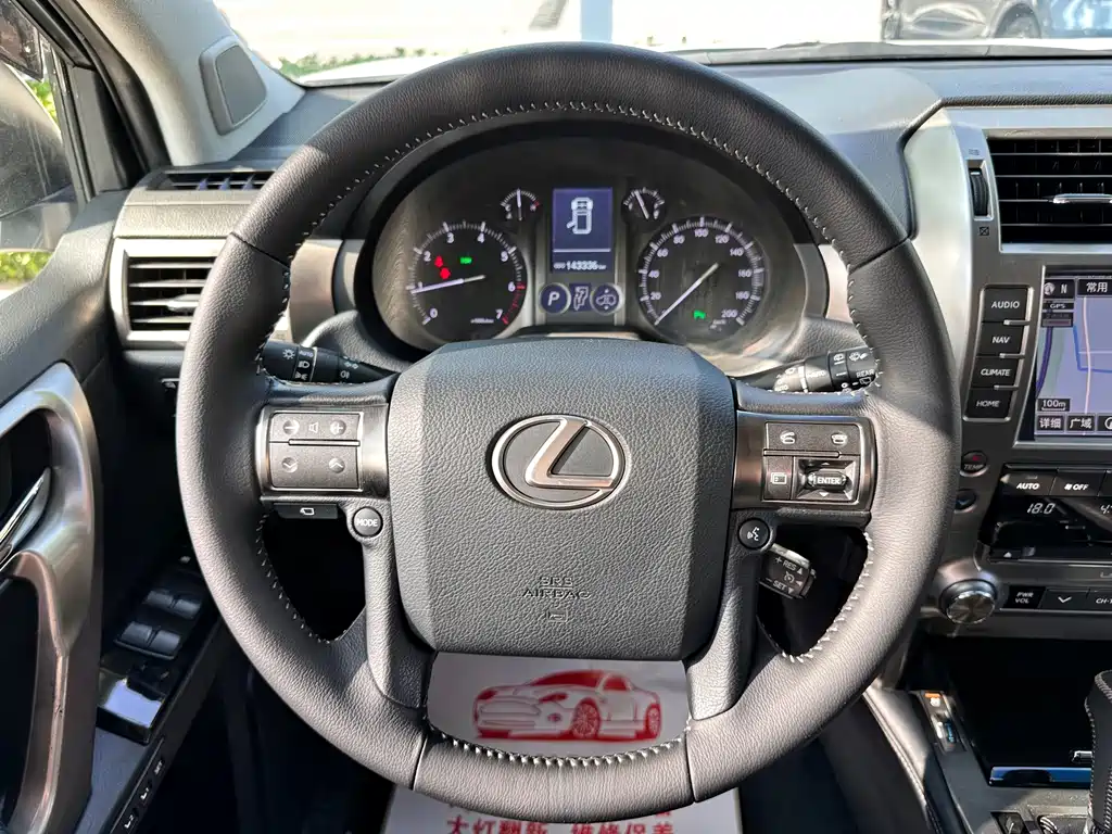 Lexus GX 2017 — фото 11