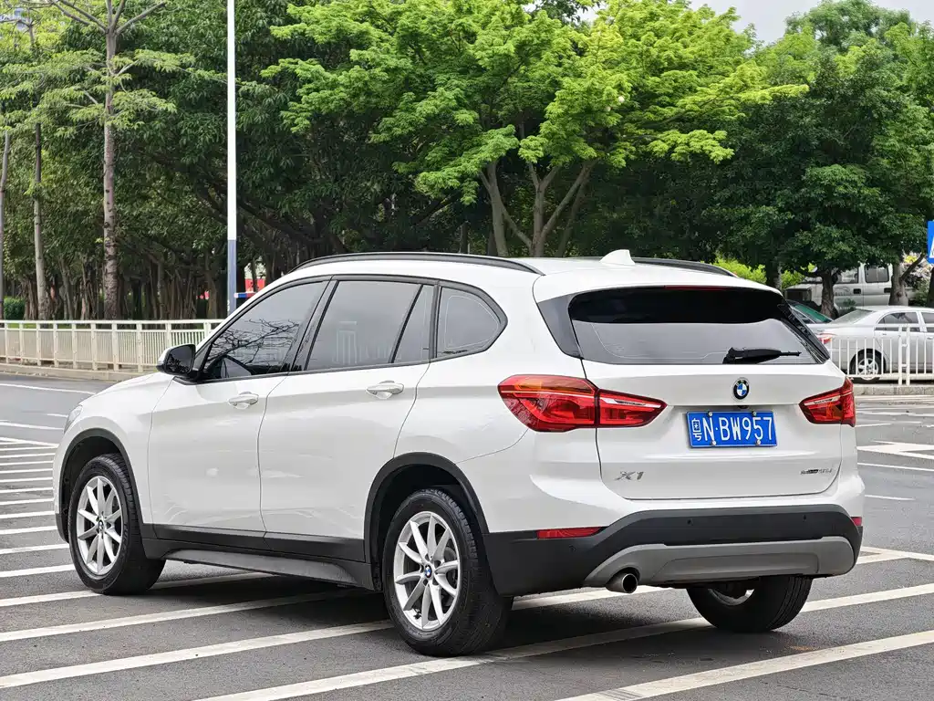 BMW X1 2019 — фото 4