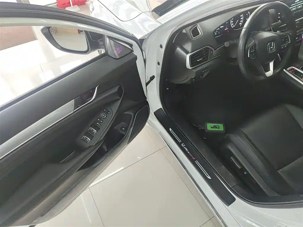 Honda Accord 2022 — фото 12