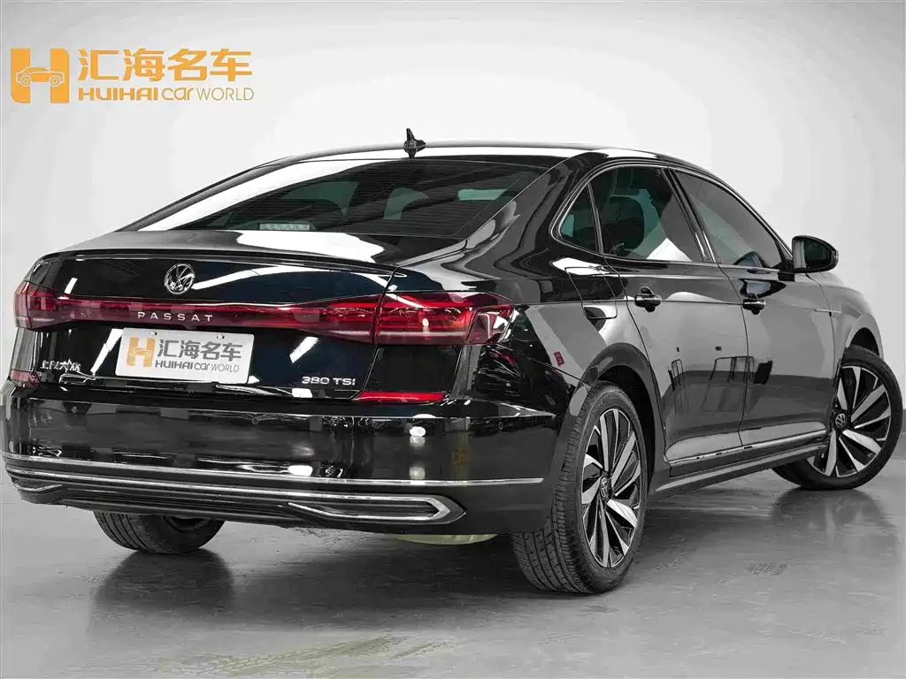 Volkswagen Passat 2024