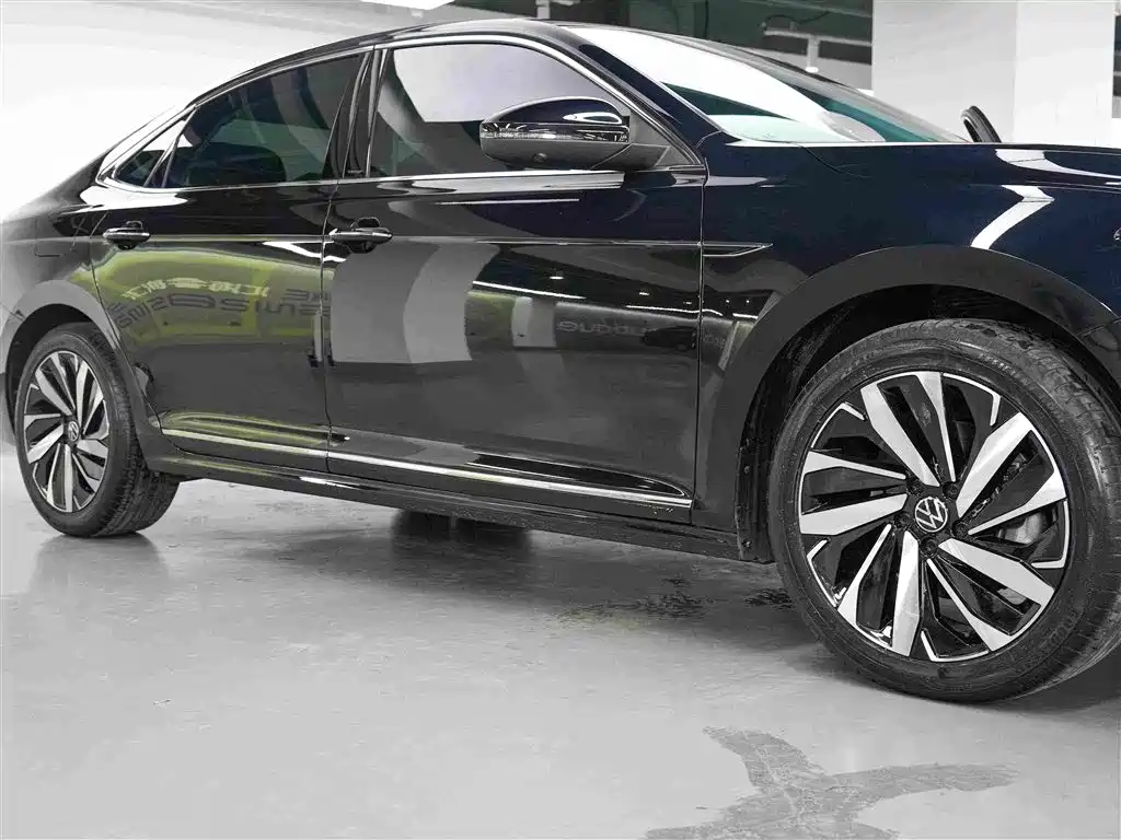 Volkswagen Passat 2024 — фото 13