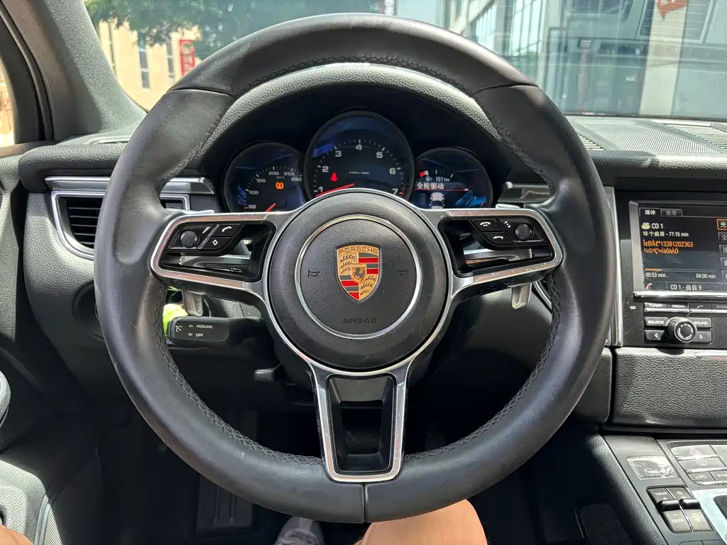 Porsche Macan 2015 — фото 13