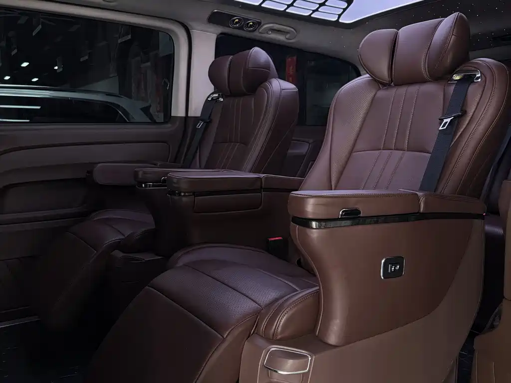 Mercedes-Benz Vito 2023 — фото 10