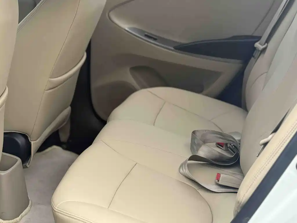 Hyundai Verna 2014 — фото 16