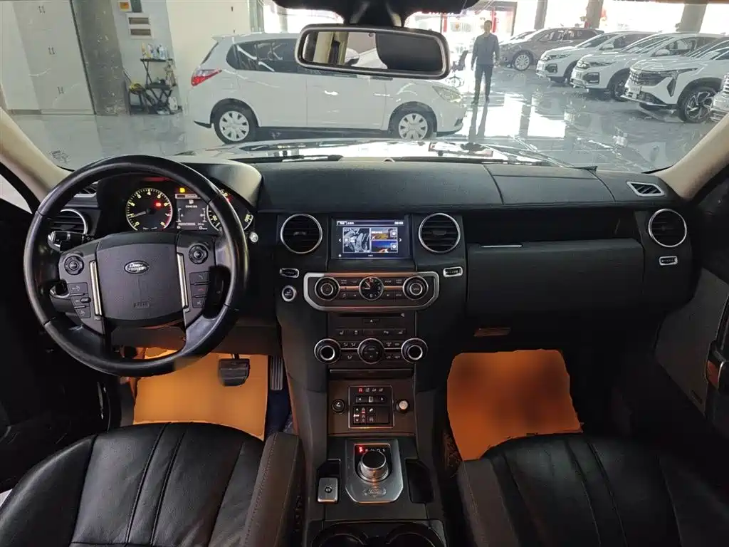Land Rover Discovery 2016 — фото 10