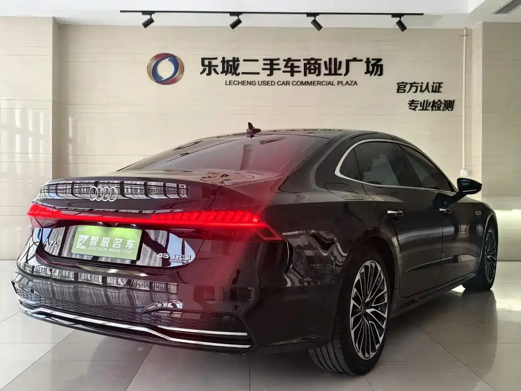 Audi A7L 2025 — фото 12
