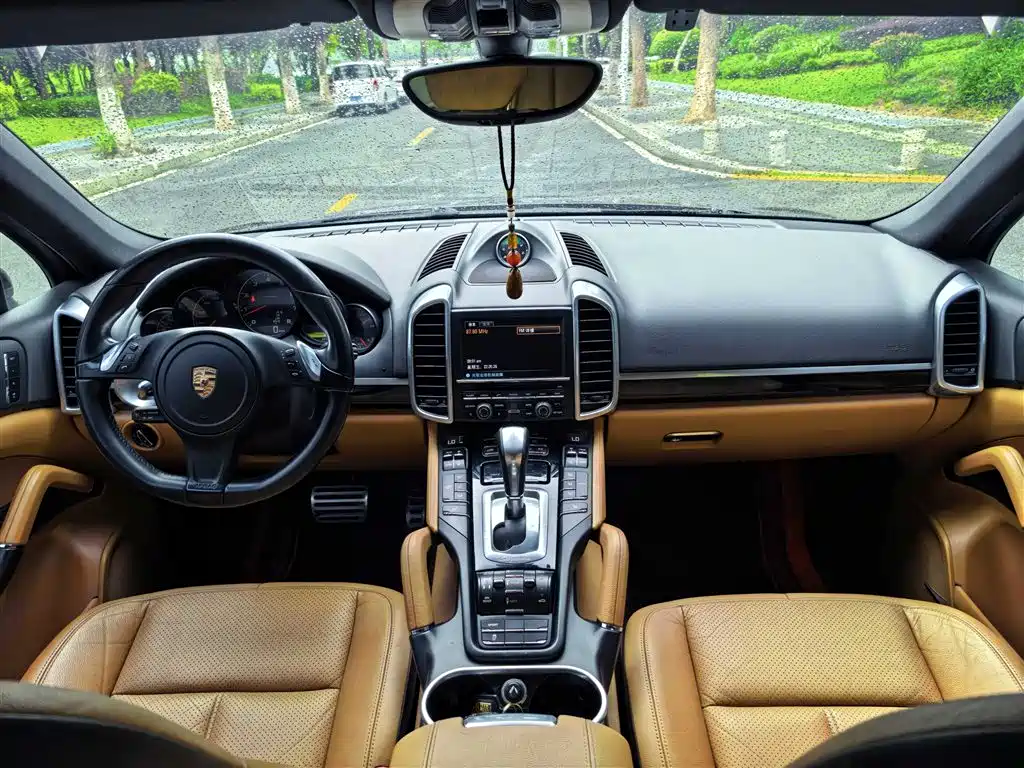 Porsche Cayenne 2014 — фото 14