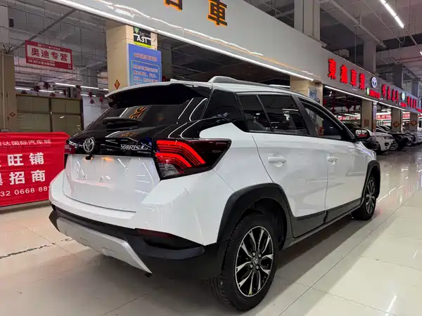 Toyota Yaris L 2022