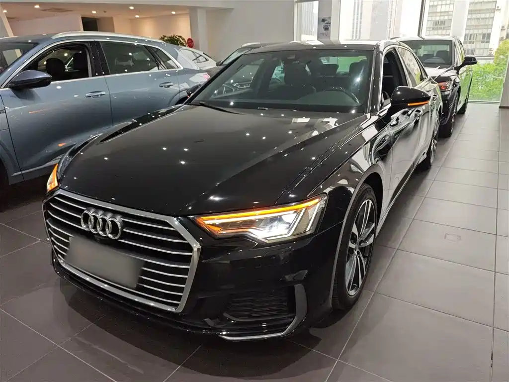 Audi A6L 2022 — фото 1
