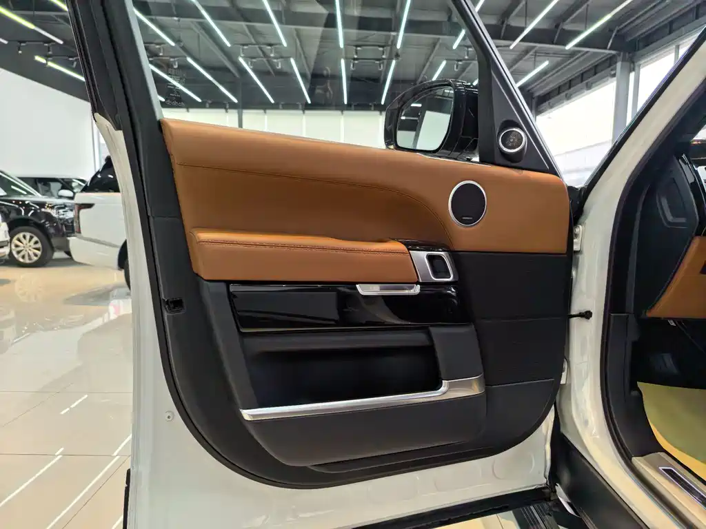 Land Rover Range Rover 2019 — фото 14
