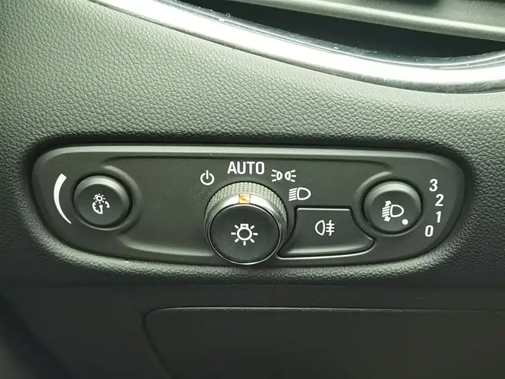 Chevrolet Malibu XL 2022 — фото 21
