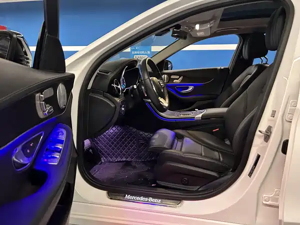 Mercedes-Benz C-Class 2021