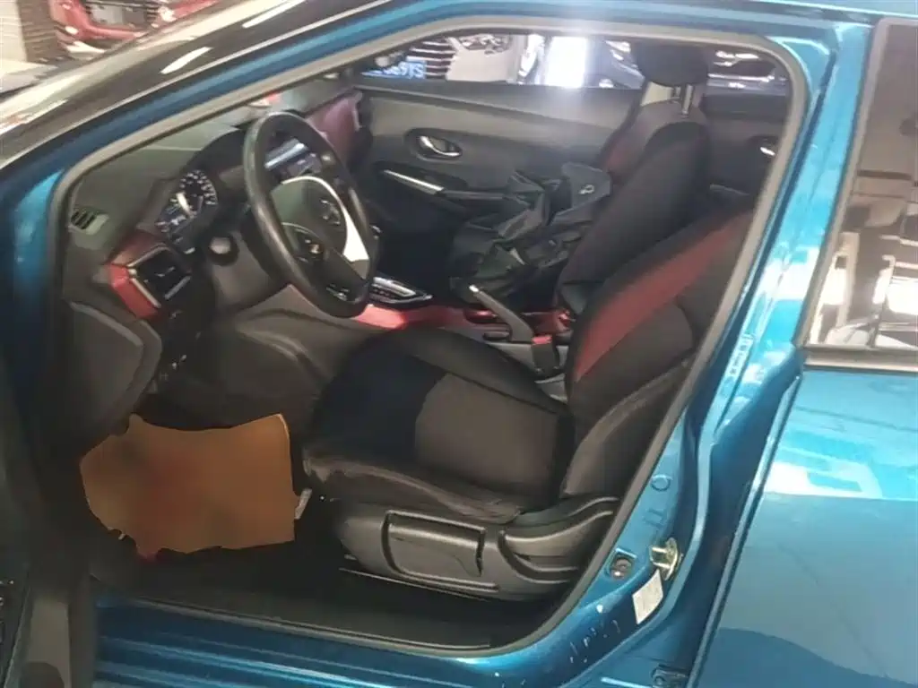 Nissan Bluebird 2018 — фото 15