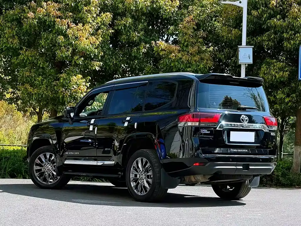 Toyota Land Cruiser 2025 — фото 5