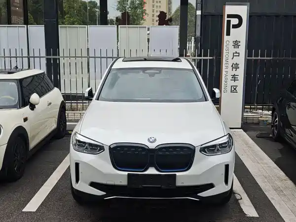 BMW iX3 2021