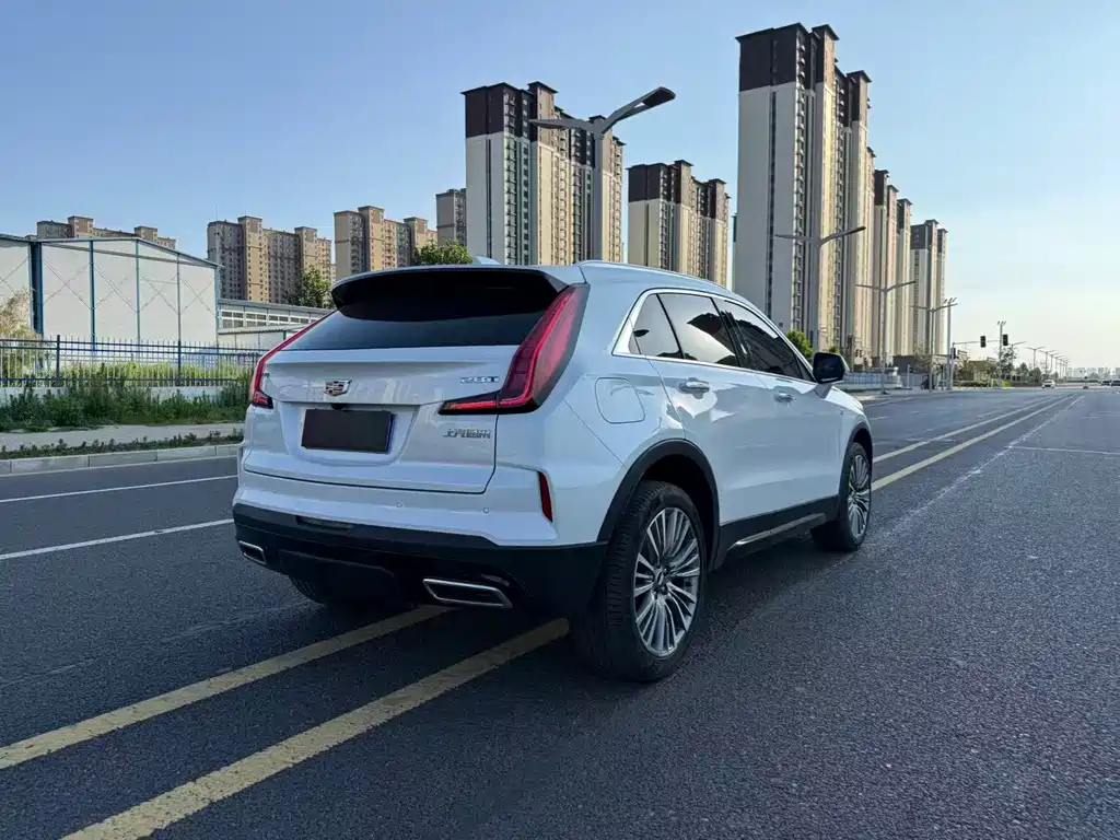Cadillac XT4 2025 — фото 11