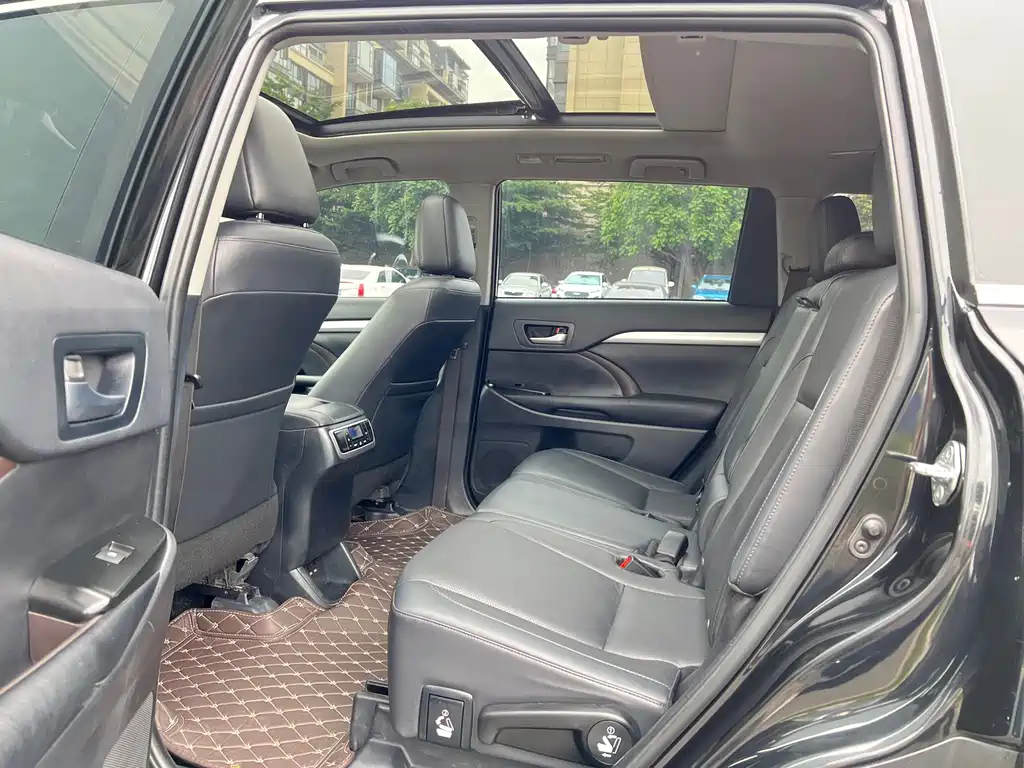 Toyota Highlander 2021 — фото 13