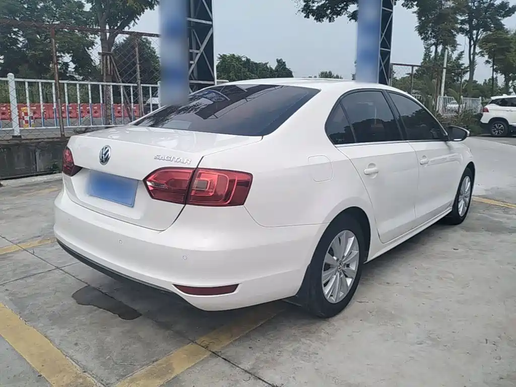 Volkswagen Sagitar 2014