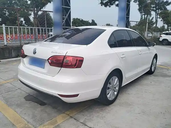 Volkswagen Sagitar 2014