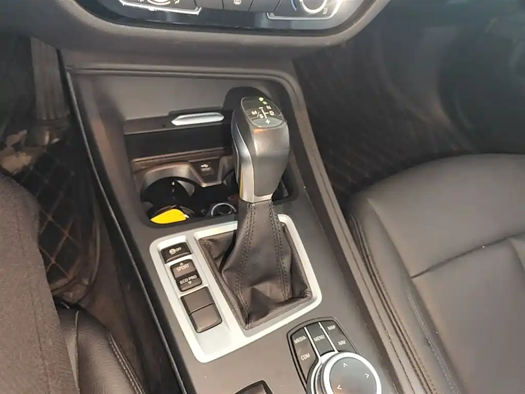 BMW 1 Series 2019 — фото 14