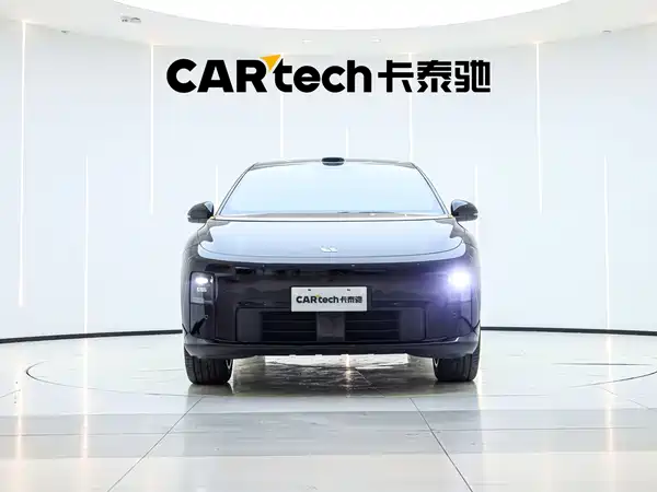 Li Auto i6 2025