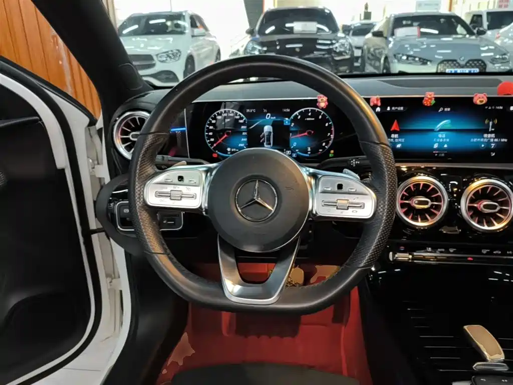 Mercedes-Benz A-Class 2020 — фото 11