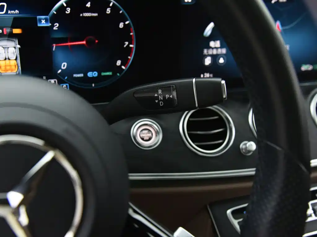 Mercedes-Benz E-Class 2021 — фото 10