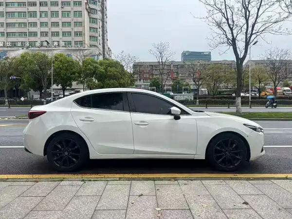 Mazda 3 Axela 2019
